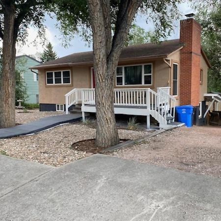 North Of Sodermann Park Centrally Located 2/1 Upstairs Of House Colorado Springs Exterior photo